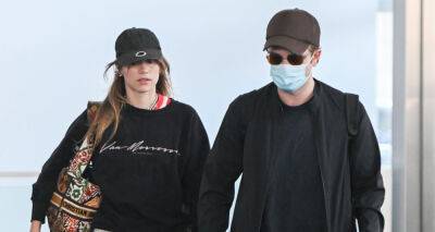 Robert Pattinson - Robert Pattinson & Suki Waterhouse Arrive at JFK Airport for Flight Out of NYC - justjared.com - New York