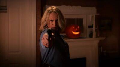 Jamie Lee Curtis Haunts Viewers in New 'Halloween Ends' Trailer With Laurie Strode’s Last Stand - www.etonline.com