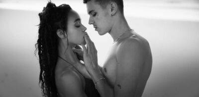 FKA twigs has a day at the beach in the steamy “killer” video - www.thefader.com - Spain