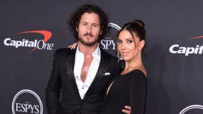 Pregnant Jenna Johnson Jokes 'Give Me the Old Guy' on 'Dancing With the Stars' (Exclusive) - www.etonline.com