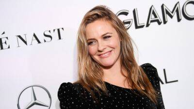 Alicia Silverstone Says She Still Co-Sleeps With Pre-Teen Son - www.glamour.com