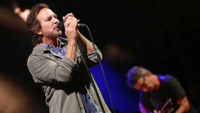 Eddie Vedder - Jem Aswad-Senior - Pearl Jam Cancel Second Show Due to Wildfires’ Effect on Eddie Vedder’s Vocal Cords - variety.com - Spain - France - New York - USA - city Amsterdam - city Prague - city Vienna