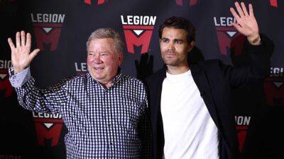 Captain Kirks William Shatner and Paul Wesley Unite For Epic 'Star Trek' Moment at San Diego Comic-Con 2022 - www.etonline.com - county San Diego