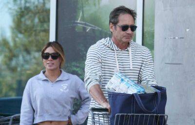 David Duchovny & Girlfriend Monique Pendleberry Seen Grocery Shopping in Rare Public Sighting - www.justjared.com