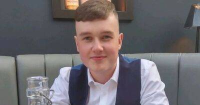 The final message of 'beautiful' teen minutes before he was hit by train - www.manchestereveningnews.co.uk - Manchester - county Stockport