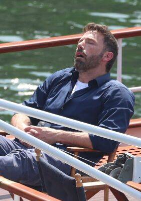 Ben Affleck Falls Asleep While Boating In Paris With Jennifer Lopez - etcanada.com - France - Paris - Las Vegas