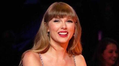 Taylor Swift Clue Befuddles All Three 'Jeopardy!' Contestants, Swifties React - www.etonline.com
