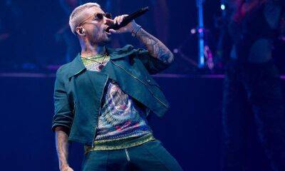 Maluma kicks out women fighting in one of his concerts [VIDEO] - us.hola.com - Britain - Spain - Colombia