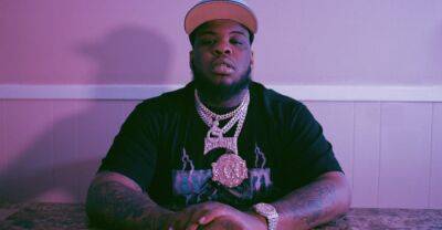 Watch Maxo Kream break up a fight by getting two fans to talk it out - www.thefader.com - Australia - Houston
