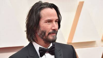 Sandra Bullock - Carrie-Anne Moss - Winona Ryder - Laurence Fishburne - Hugo Weaving - John Wick - Thomas Anderson - Moss - How many 'Matrix' movies are there? Keanu Reeves plays Neo in all of the action packed films - foxnews.com