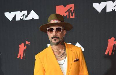 Alexis Rose - Max Martin - Annie Murphy - Read More - For A - AJ McLean On ‘Geeking Out’ Over ‘Schitt’s Creek’ Star Annie Murphy, Reconnecting With His Birth Father & New Solo Album - etcanada.com - Indiana