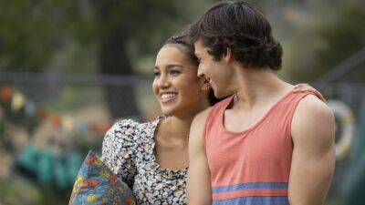 'HSMTMTS': Joshua Bassett, Sofia Wylie and Matt Cornett Tease Season 3 Love Triangle (Exclusive) - www.etonline.com - Los Angeles