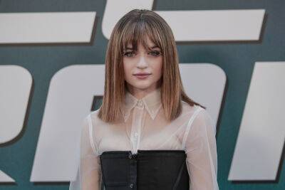 Joey King Opens Up About Battling Imposter Syndrome While Starring Next To Brad Pitt In ‘Bullet Train’ - etcanada.com - Los Angeles - county Pitt