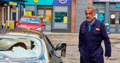 Michael Le-Vell - Kevin Webster - Tyrone Dobbs - Jamie Kenna - ITV Coronation Street fans can't handle the stress during 'weird' episode as Kevin loses it - manchestereveningnews.co.uk