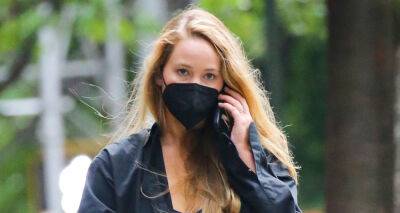 Jennifer Lawrence Chats on the Phone While Out on Walk in NYC - www.justjared.com - New York