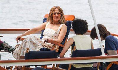 Jennifer Lopez - Benny Medina - Ben Affleck - Benny Medina welcomes Jennifer Lopez and her kids on a yacht while in Naples, Italy - us.hola.com - USA - Italy - Las Vegas - city Naples, Italy