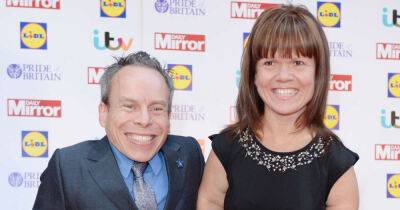 Warwick Davis gathered family to say goodbye to his wife amid terrifying sepsis battle - msn.com - Britain - city Warwick, county Davis - county Davis