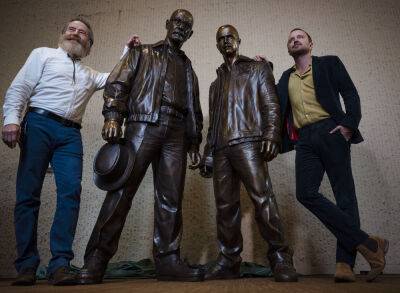 Vince Gilligan - Walter White - Jesse Pinkman - Bryan Cranston & Aaron Paul On Hand For Albuquerque Unveiling Of ‘Breaking Bad’ Statues - etcanada.com - county Bryan - state New Mexico - county Hand - city Cranston, county Bryan