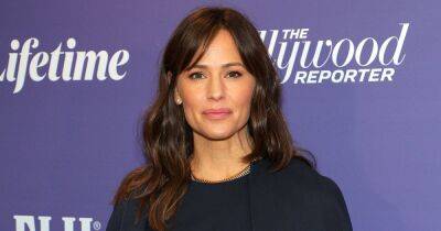 Jennifer Garner Shares Impassioned Advice About ‘Injecting Anything Into Your Face’: Be Very ‘Cautious’ - www.usmagazine.com - state West Virginia