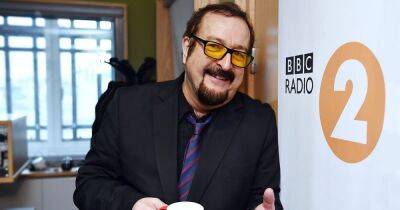 Steve Wright - Scott Mills - Steve Wright breaks silence over axed BBC Radio 2 show live on air - dailyrecord.co.uk - county Wright
