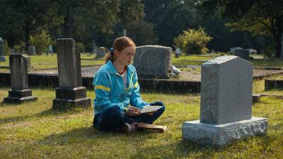 ‘Stranger Things 4’: Sadie Sink Doesn’t Know If Max Lives Or Dies In Season 5 - deadline.com
