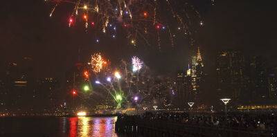 “No Specific, Credible Threats” To New York City, Fireworks To Go On As Planned, Says Top Cop - deadline.com - New York - Chicago