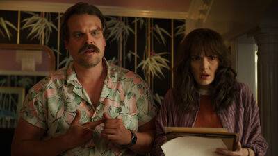 David Harbour - Winona Ryder - Joyce Byers - Joseph Quinn - ‘Stranger Things’ Writers Share Some Unscripted Moments From Season 4, Including That Second Kiss - variety.com - Russia - Indiana - county Hawkins - Netflix