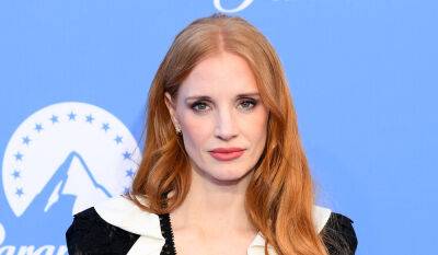 Jessica Chastain Flips Off the Camera in Fourth of July Post - www.justjared.com