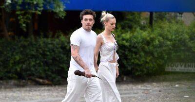 Nicola Peltz - Brooklyn Beckham - Brooklyn Beckham and wife Nicola match in white as they continue loved-up honeymoon - ok.co.uk - France - Italy - Brooklyn