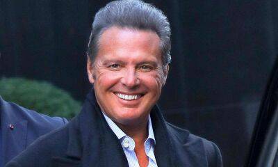 Luis Miguel reappears in Miami happy with a new incredible and youthful look - us.hola.com - Miami - Puerto Rico