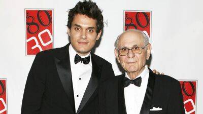 John Mayer - John Mayer Shares His Dad Suffered a Medical Emergency, Cancels Dead & Company Show - etonline.com - New York