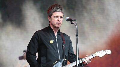 Noel Gallagher - Noel Gallagher, Oasis Frontman, Gets Backlash For Mocking Disabled Concertgoers at Glastonbury - etonline.com