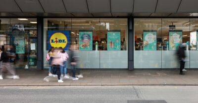 Schoolkids banned from city centre Lidl after causing chaos inside store - www.manchestereveningnews.co.uk - Manchester