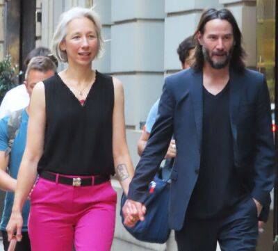 Keanu Reeves And Girlfriend Alexandra Grant Seen Holding Hands While Out In NYC - etcanada.com - Los Angeles - Los Angeles - New York