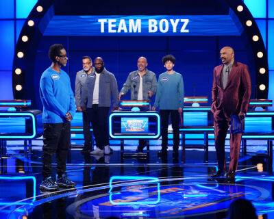 Boyz II Men Star Tries To Walk Off Stage After 2 Band Members Give Hilariously Bad Answers On ‘Celebrity Family Feud’ - etcanada.com