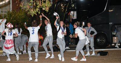 Phillip Schofield - Philip Schofield - Jill Scott - Alex Scott - prince William - Chloe Kelly - Ellen White - England Lionesses return to £118-a-night hotel with trophy after Euro 2022 triumph as they party into the night - ok.co.uk - London - Germany