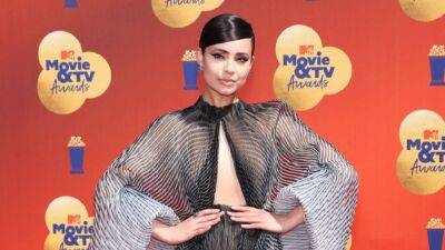 Denny Directo - Sofia Carson Reveals the First Piece of Advice She Gives Young Actors (Exclusive) - etonline.com - city Sofia, county Carson - county Carson