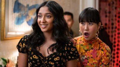 Mindy Kaling - Denny Directo - 'Never Have I Ever': Maitreyi Ramakrishnan and Mindy Kaling on Why Season 3 Is All About Team Devi (Exclusive) - etonline.com - USA - India - Netflix