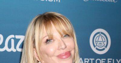 Courtney Love - Courtney Love, 58, flashes flat stomach, fit physique in bikini snaps - wonderwall.com - Italy - Taylor - city Elizabeth, county Taylor