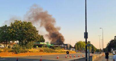 Ryan Giggs - Benjamin Mendy - Chester Road - Moss - Fire crews rush to blaze near petrol station - manchestereveningnews.co.uk - Manchester