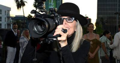 Diane Keaton - Nicole Byer - Diane Keaton Plays Around with Photographer's Camera at 'Mack & Rita' Premiere - justjared.com - Los Angeles - city Palm Springs