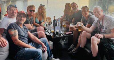 Gary Windass - Samia Longchambon - Millie Gibson - Kelly Neelan - Maria Windass - Coronation Street stars enjoy boozy pub session for Millie Gibson's 'leaving drinks' - ok.co.uk - Britain