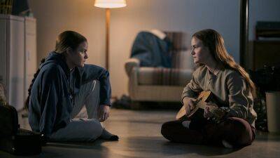 Jeremy Kleiner - Sara Quin - 'High School': Get Your First Look at the TV Adaptation of Tegan & Sara's Memoir (Exclusive) - etonline.com