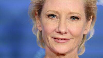 Anne Heche Is ‘Not Expected to Survive’ Tragic Car Accident - glamour.com - Los Angeles - Los Angeles