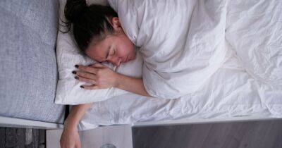 John Lewis - ‘Godsend’ £6.50 cooling Amazon product that helps you sleep in the heatwave - manchestereveningnews.co.uk - Britain