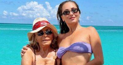 Sean Connery - Sean Connery's widow, 93, poses in bikini alongside granddaughter - dailyrecord.co.uk - France - Bahamas