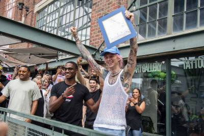 Travis Barker - Avril Lavigne - Machine Gun Kelly Gets His Own Annual Holiday In Hometown Of Cleveland, Ohio - etcanada.com - USA - Ohio - county Cleveland - county Love