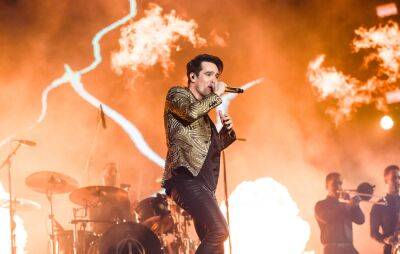Brendon Urie - Panic! At The Disco share the video for their new single ‘Don’t Let The Light Go Out’ - nme.com - Britain - Los Angeles - Las Vegas