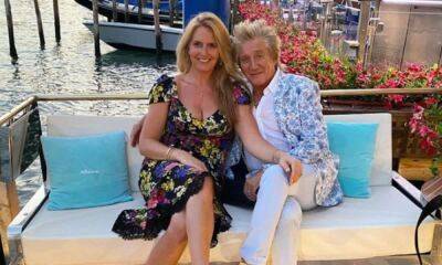 Rod Stewart - Penny Lancaster - Penny Lancaster stuns in rare family photo as stepdaughter pays emotional tribute - hellomagazine.com - Italy
