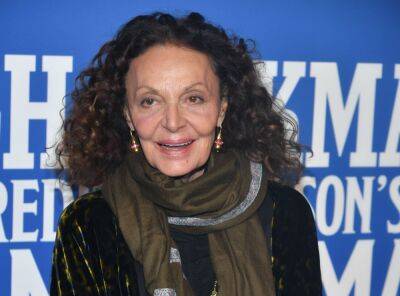 Diane Von-Furstenberg - Diane Von Furstenberg Shares Swimsuit ‘Selfie At 75,’ Says She’s ‘Trying To Own It’ - etcanada.com